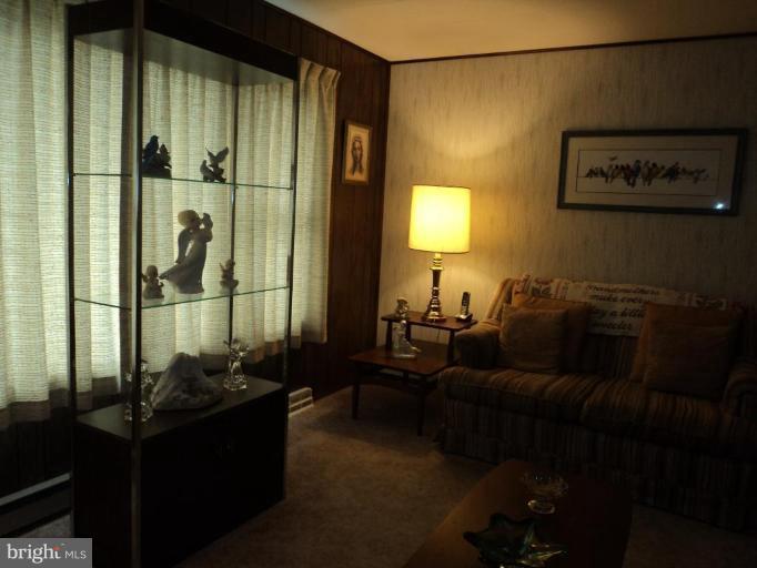 1705 Bollinger Road Finksburg, MD 21048 - Photo 10 of 19 Living Room