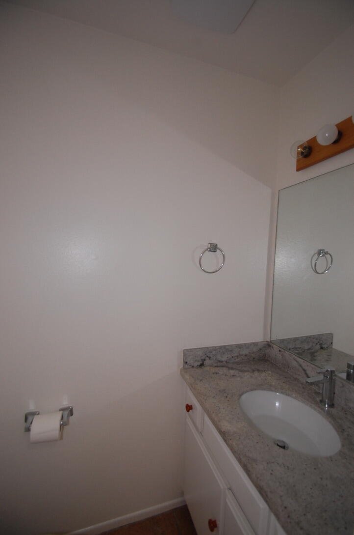 1020 Bailard Avenue, Unit F Carpinteria, CA 93013 - Photo 11 of 17 F8EEB4FB-3BCE-4720-BF68-A2F968A88923_1_1