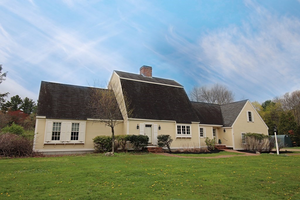 front view of house with a yard