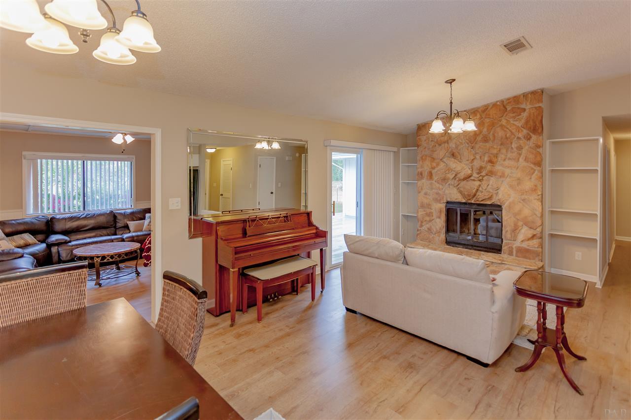 6736 Helms Road Pensacola, FL 32526 - Photo 11 of 47 Gallery Image 11