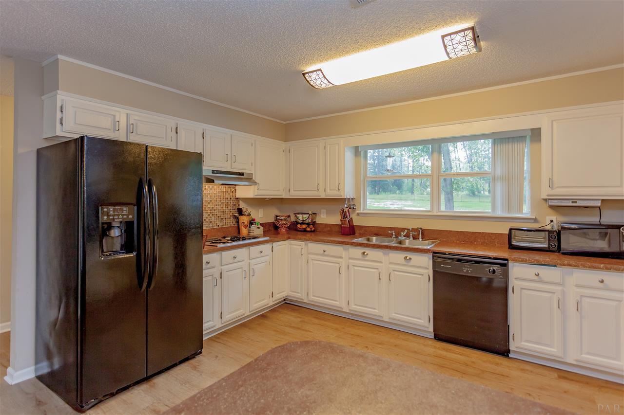 6736 Helms Road Pensacola, FL 32526 - Photo 4 of 47 Gallery Image 4
