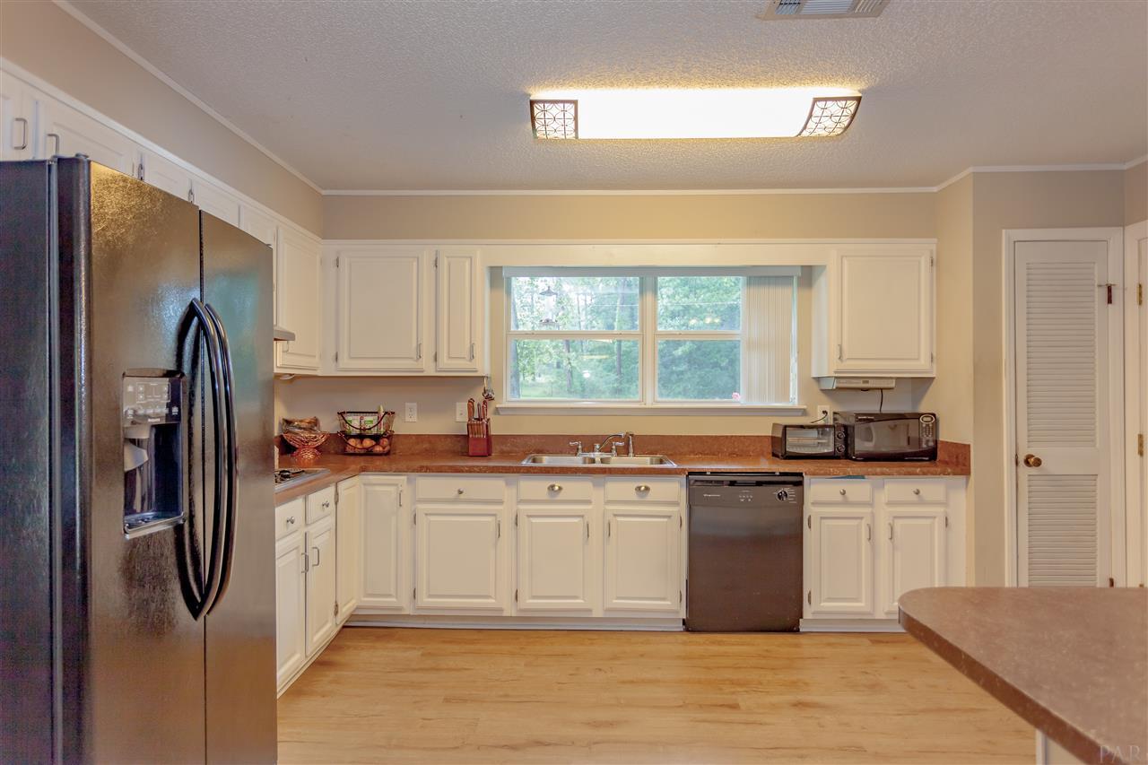 6736 Helms Road Pensacola, FL 32526 - Photo 5 of 47 Gallery Image 5