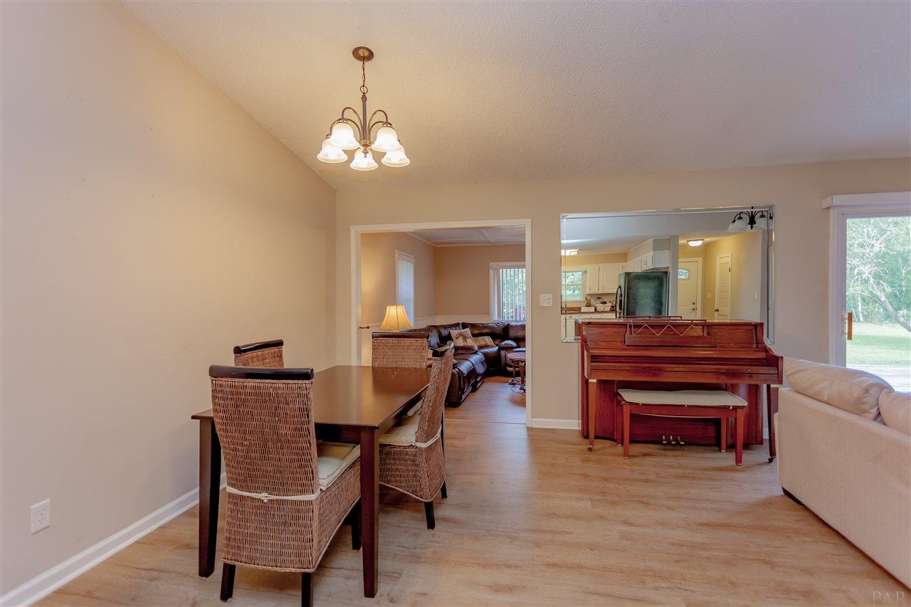 6736 Helms Road Pensacola, FL 32526 - Photo 7 of 47 Gallery Image 7