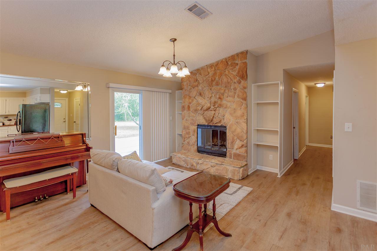 6736 Helms Road Pensacola, FL 32526 - Photo 10 of 47 Gallery Image 10