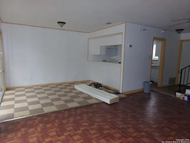 $800 | 4835 Gus Eckert Road, Unit 2, San Antonio, TX 78240