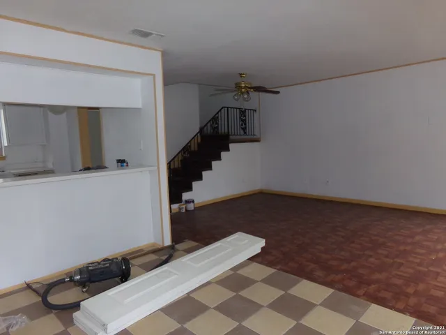 $800 | 4835 Gus Eckert Road, Unit 2, San Antonio, TX 78240