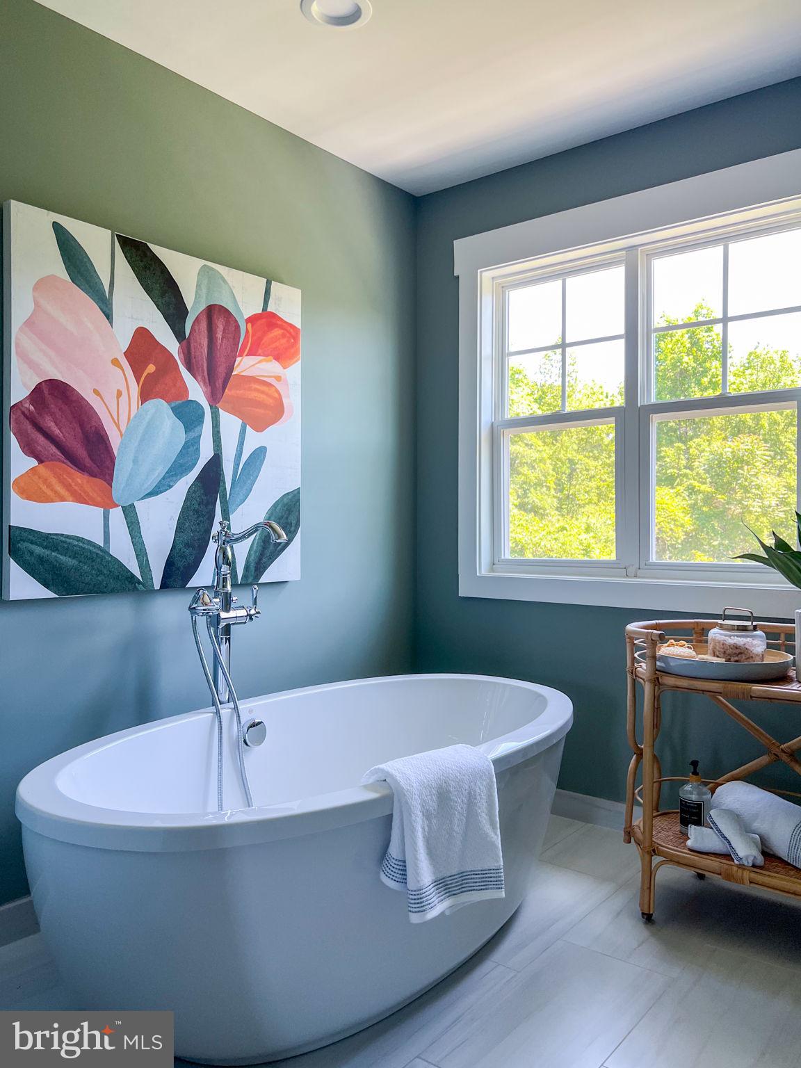 119 Juggins Road Stafford, VA 22556 - Photo 24 of 46 a living room with a couch