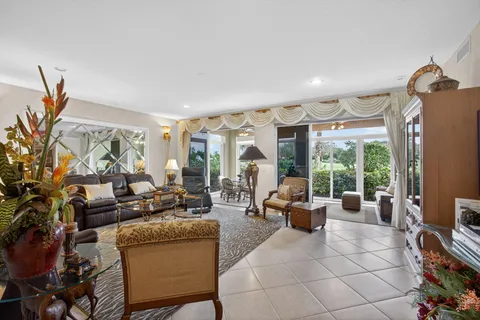 $855,000 | 113 Palm Point Circle, Unit A, Palm Beach Gardens, FL 33418