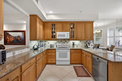 $855,000 | 113 Palm Point Circle, Unit A, Palm Beach Gardens, FL 33418