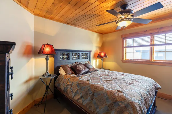 $975,000 | 11472 Lynn Boyd Way, Unit COTTAGE 2 ALL 4 FRACTIONS, Crosslake, MN 56442