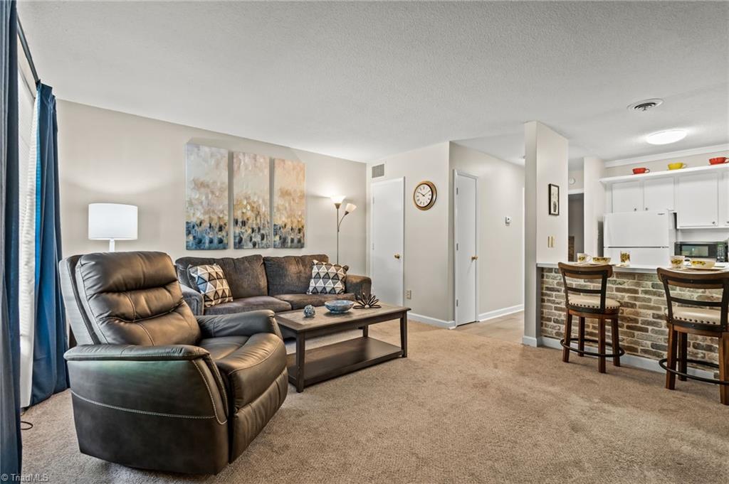 1107 Robinhood Road, Unit B High Point, NC 27262 - Photo 3 of 13