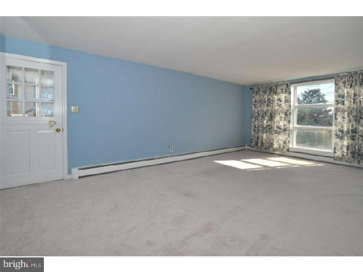 245 Berkeley Road Glenside, PA 19038 - Photo 9 of 25 Family Room