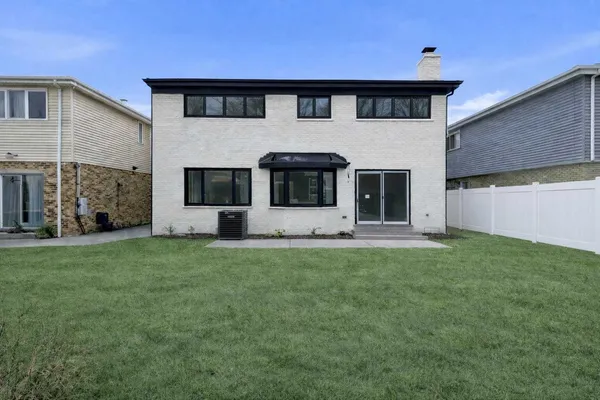 $1,195,000 | 6850 Latrobe Avenue, Skokie, IL 60077