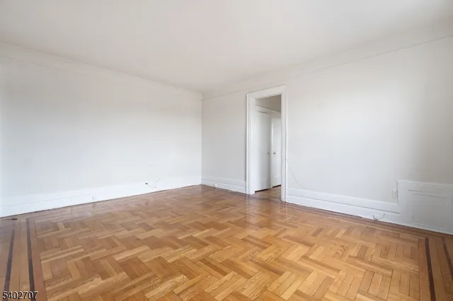 $1,928 | 165 Franklin Street, Unit 408, Bloomfield, NJ 07003