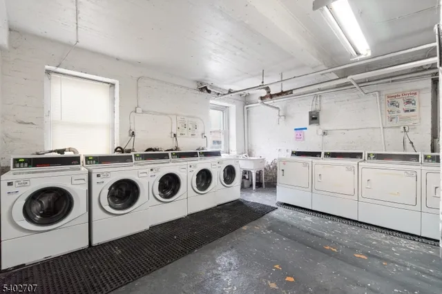 $1,928 | 165 Franklin Street, Unit 408, Bloomfield, NJ 07003