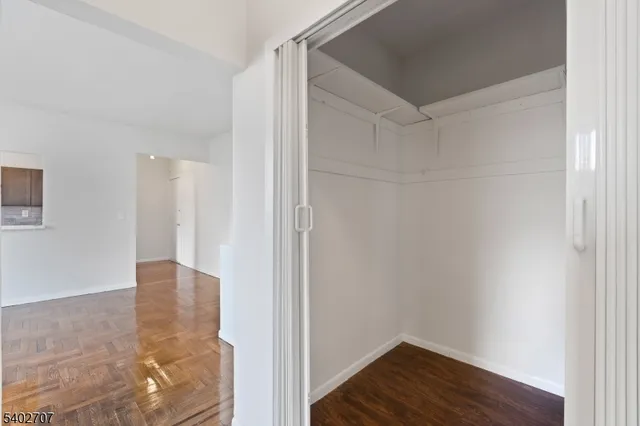 $1,928 | 165 Franklin Street, Unit 408, Bloomfield, NJ 07003