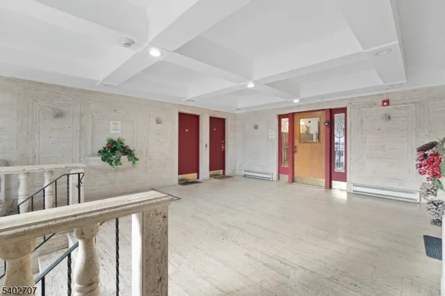 $1,928 | 165 Franklin Street, Unit 408, Bloomfield, NJ 07003