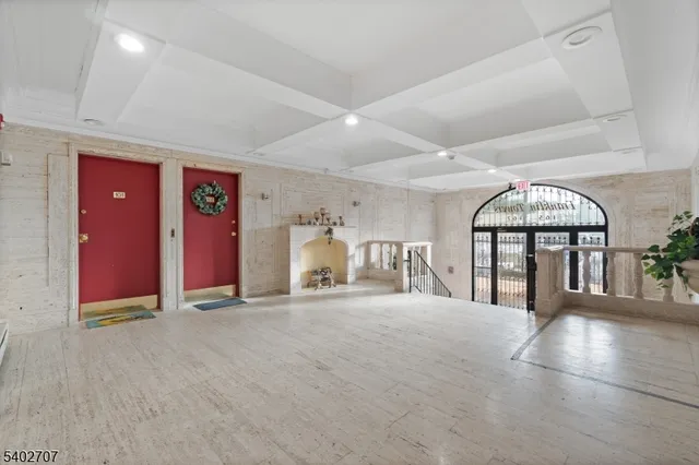 $1,928 | 165 Franklin Street, Unit 408, Bloomfield, NJ 07003