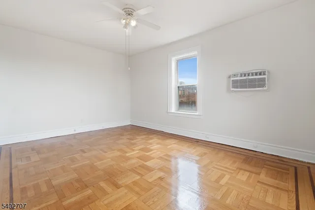 $1,928 | 165 Franklin Street, Unit 408, Bloomfield, NJ 07003