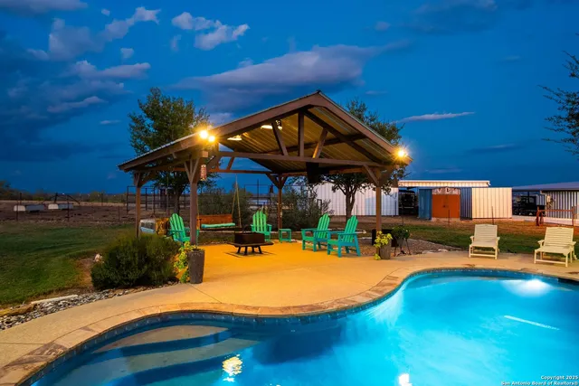 $1,200,000 | 14033 Farm To Market 775, La Vernia, TX 78121