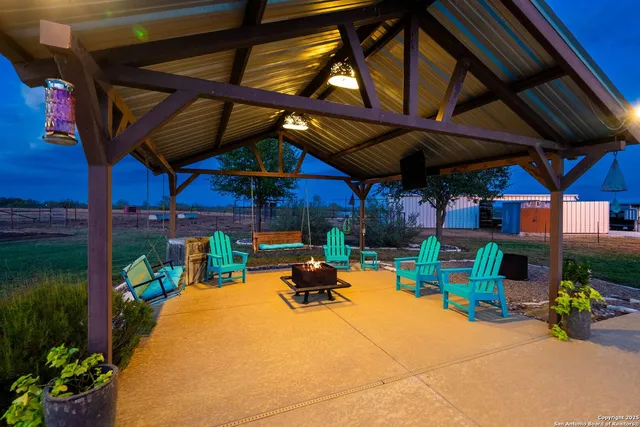 $1,200,000 | 14033 Farm To Market 775, La Vernia, TX 78121