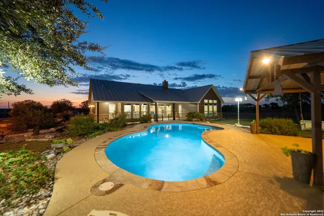 $1,200,000 | 14033 Farm To Market 775, La Vernia, TX 78121