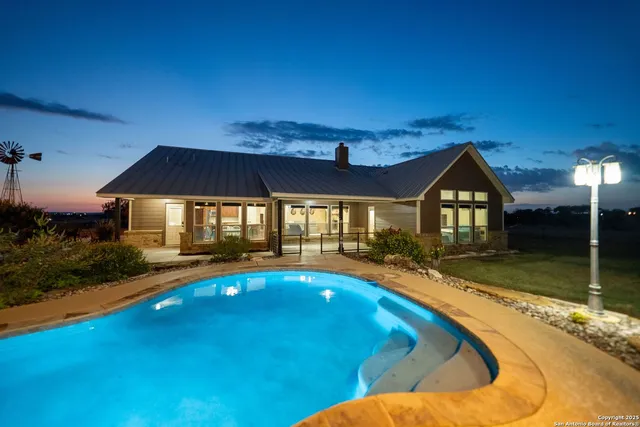 $1,200,000 | 14033 Farm To Market 775, La Vernia, TX 78121