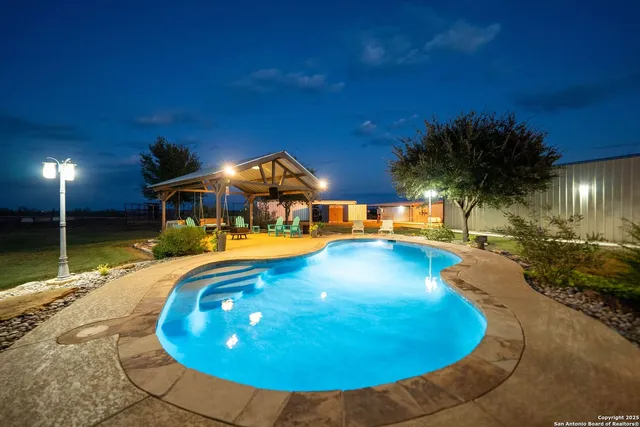 $1,200,000 | 14033 Farm To Market 775, La Vernia, TX 78121