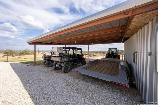 $1,200,000 | 14033 Farm To Market 775, La Vernia, TX 78121