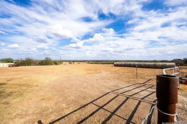 $1,200,000 | 14033 Farm To Market 775, La Vernia, TX 78121