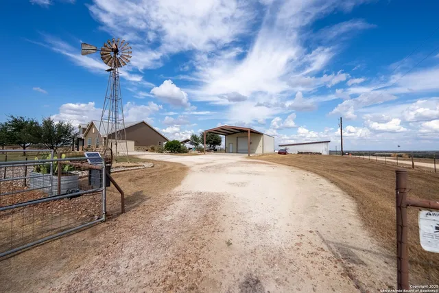 $1,200,000 | 14033 Farm To Market 775, La Vernia, TX 78121