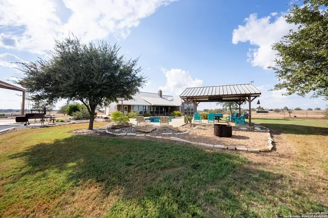 $1,200,000 | 14033 Farm To Market 775, La Vernia, TX 78121