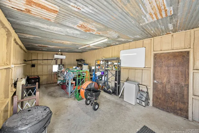 $1,200,000 | 14033 Farm To Market 775, La Vernia, TX 78121