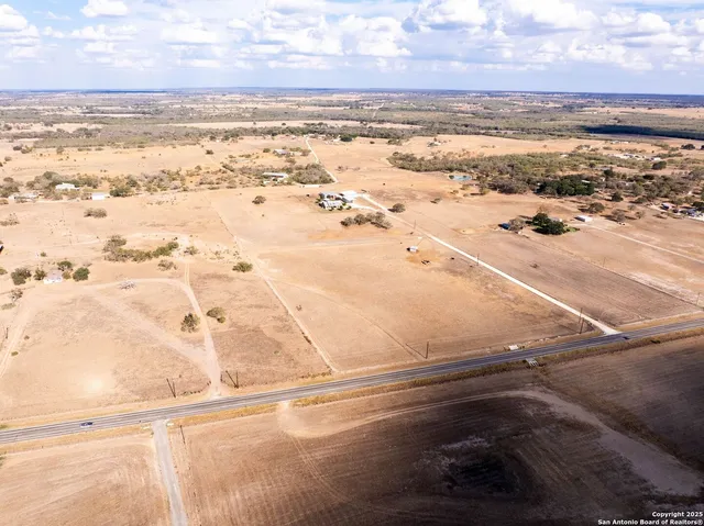 $1,200,000 | 14033 Farm To Market 775, La Vernia, TX 78121