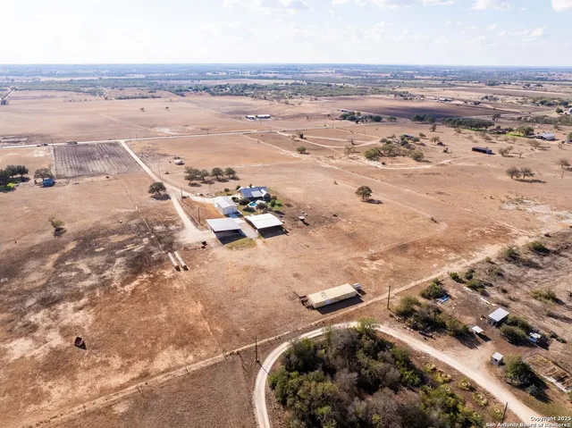 $1,200,000 | 14033 Farm To Market 775, La Vernia, TX 78121