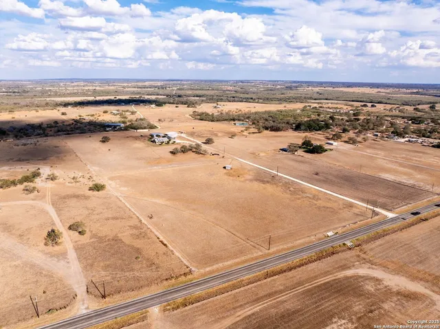 $1,200,000 | 14033 Farm To Market 775, La Vernia, TX 78121