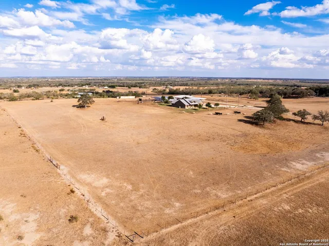 $1,200,000 | 14033 Farm To Market 775, La Vernia, TX 78121