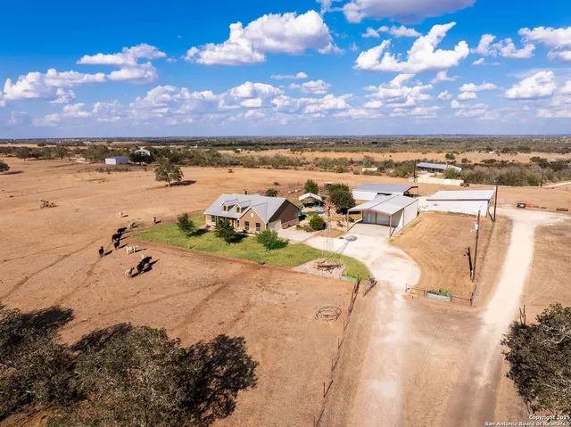 $1,200,000 | 14033 Farm To Market 775, La Vernia, TX 78121