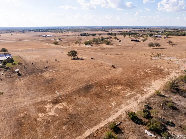 $1,200,000 | 14033 Farm To Market 775, La Vernia, TX 78121