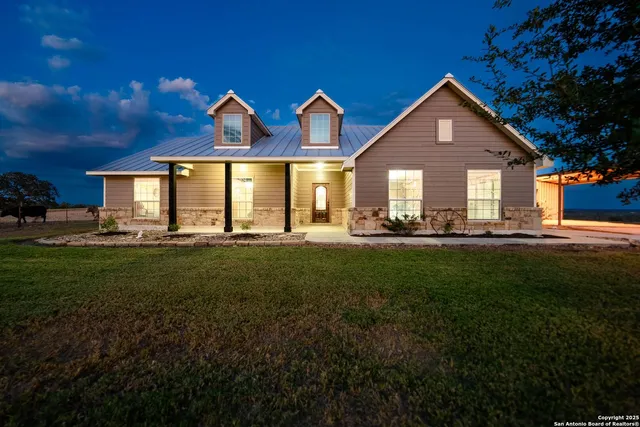 $1,200,000 | 14033 Farm To Market 775, La Vernia, TX 78121