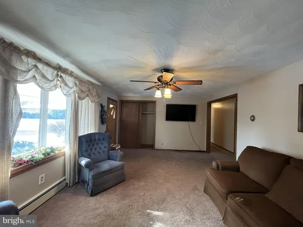 $245,000 | 2 New Market Street, Freeburg, PA 17827