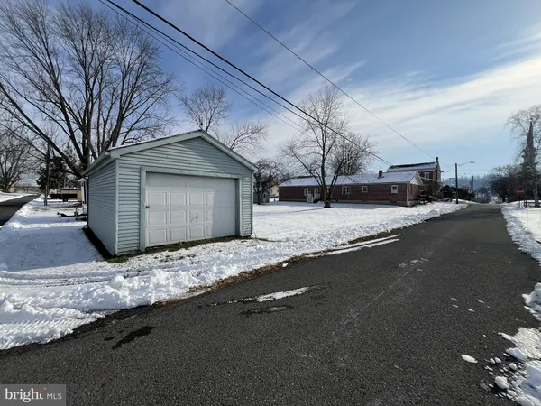 $245,000 | 2 New Market Street, Freeburg, PA 17827