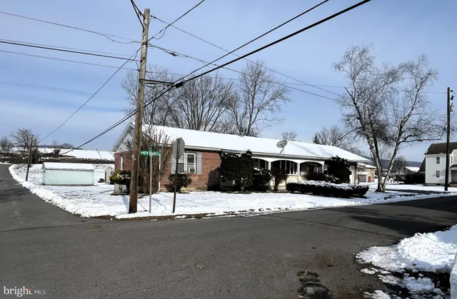 $269,900 | 2 New Market Street, Freeburg, PA 17827