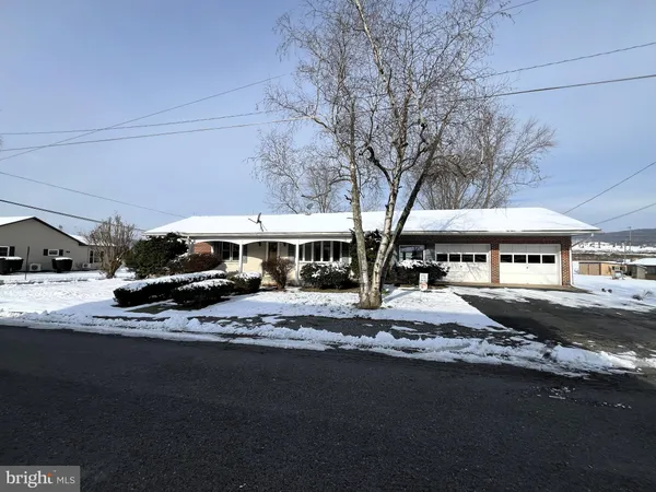 $245,000 | 2 New Market Street, Freeburg, PA 17827