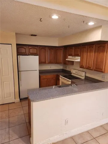 $2,200 | 2046 Winners Circle, Unit 2046, Pompano Beach, FL 33068