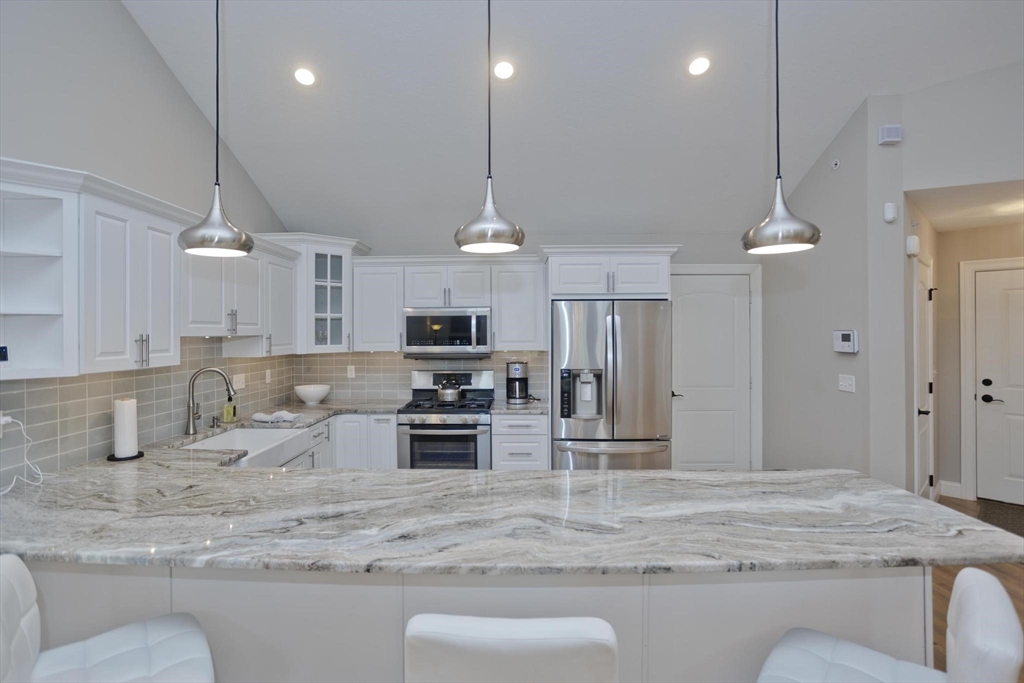 60 Beech Hill Road, Unit 60 West Springfield, MA 01089 - Photo 4 of 37 Gallery Image 4