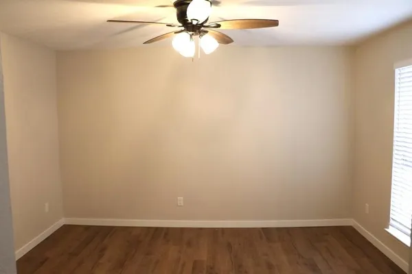 $2,250 | 726 Cory Street, Grapevine, TX 76051