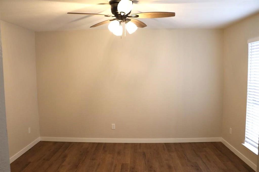 726 Cory Street Grapevine, TX 76051 - Photo 4 of 10