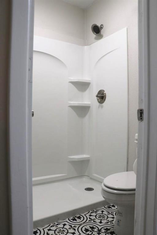 726 Cory Street Grapevine, TX 76051 - Photo 6 of 10 Ensuite