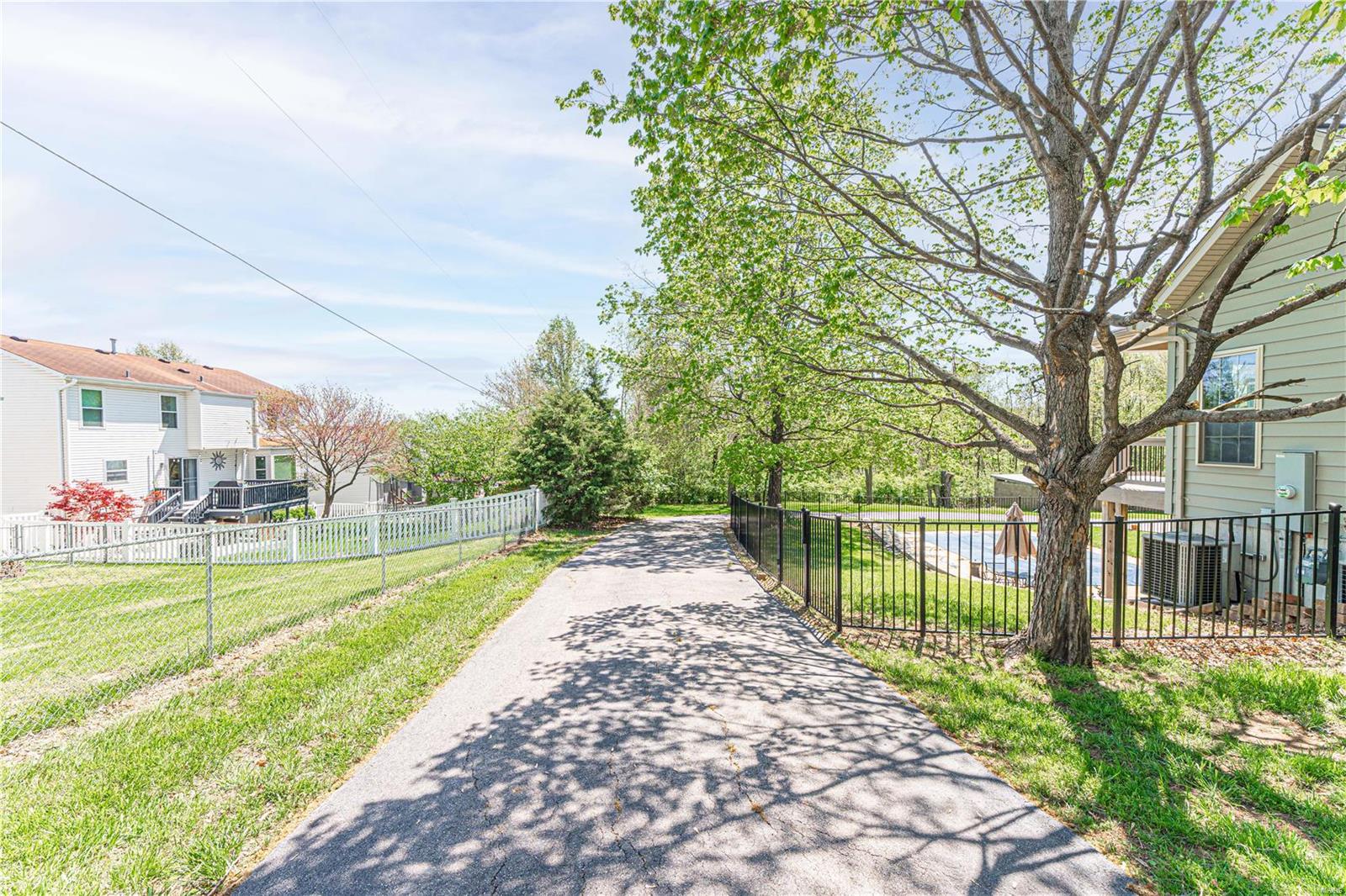 3963 Orchard Drive Arnold, MO 63010 - Photo 7 of 60